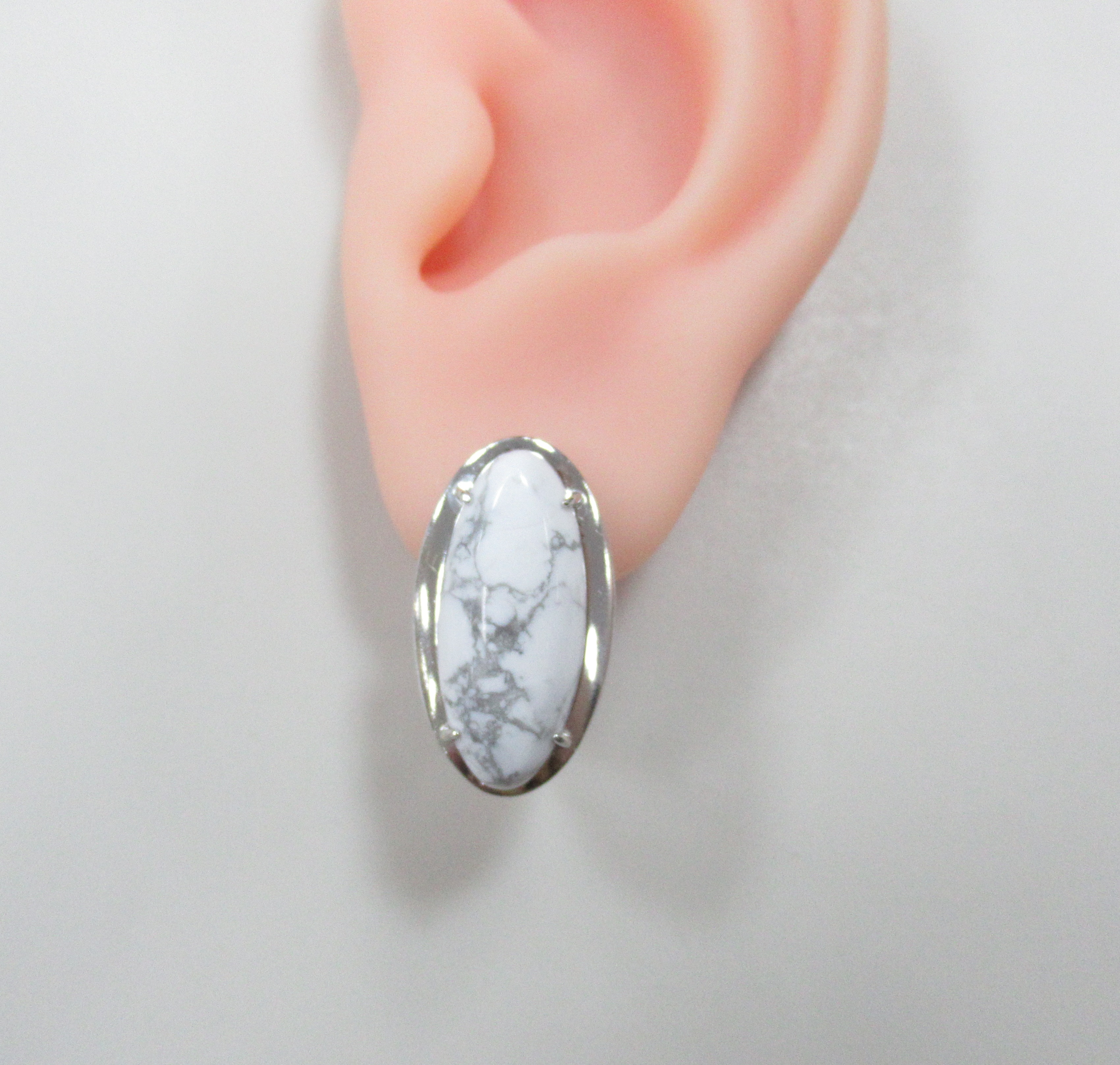 Серебряные серьги с кахолонгом